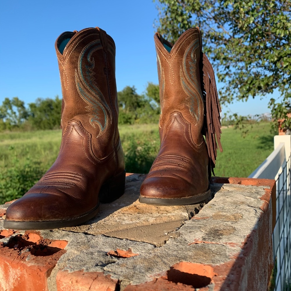 Youth Girls Size 2 Ariat Boots